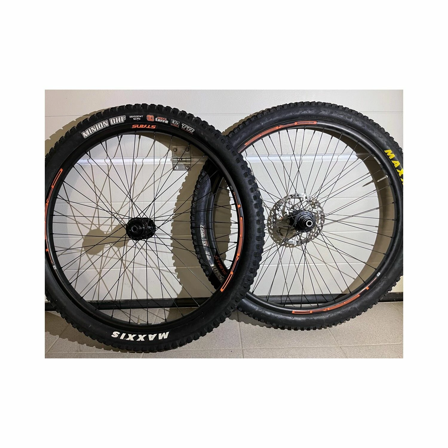 Roues Complètes Notubes - 29'' 1 Roues Complètes Notubes - 29''