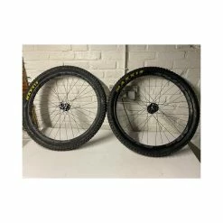Roues Complètes Race Face - 27.5'' Plus -TRANSMISSIONS BIKELIFE Soldes 2023 paire de roues 275 race face ar40 3