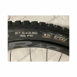 Roues Complètes Race Face - 27.5'' Plus -TRANSMISSIONS BIKELIFE Soldes 2023 paire de roues 275 race face ar40 4