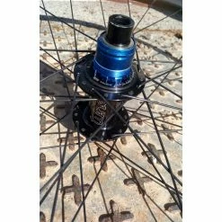 HUTCHINSON Roues Complètes - 27.5'' 8 HUTCHINSON Roues Complètes - 27.5'' -TRANSMISSIONS BIKELIFE Soldes 2023 roues dt swiss tune xm 2